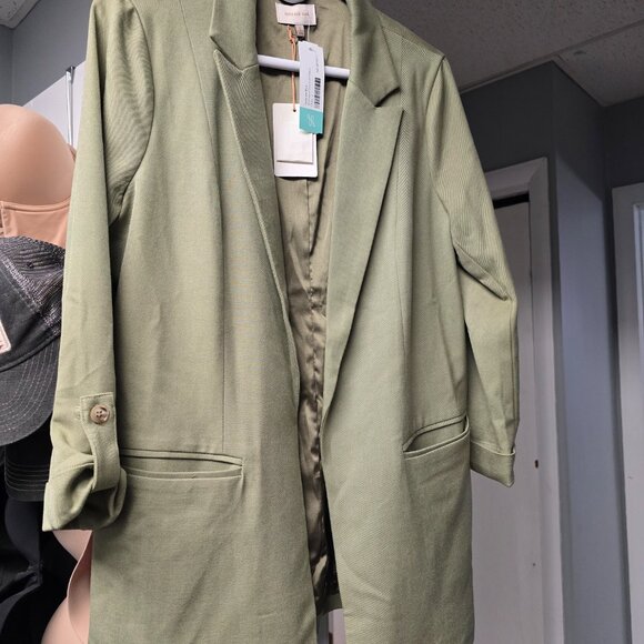 Blazer - Picture 4 of 5